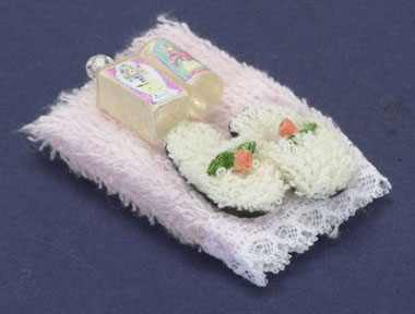 Dollhouse Miniature Towel Set, Pink, W/Lotion